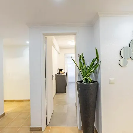 Mg Hollidays - Av Infante * فونشال