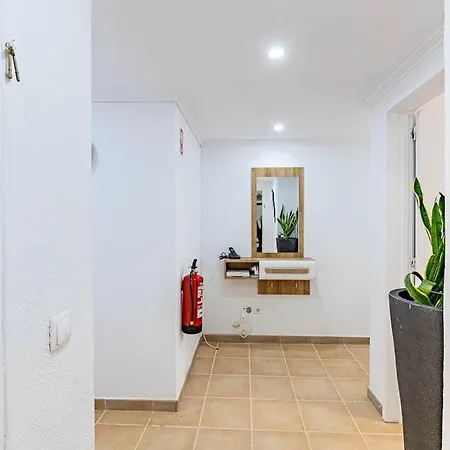 Mg Hollidays - Av Infante *