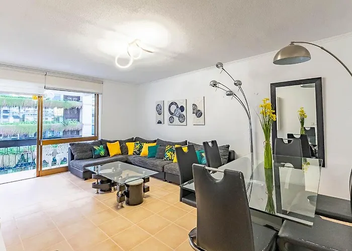 Mg Hollidays - Av Infante