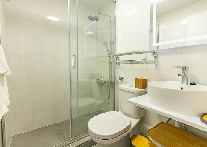 Mg Hollidays - Av Infante * فونشال